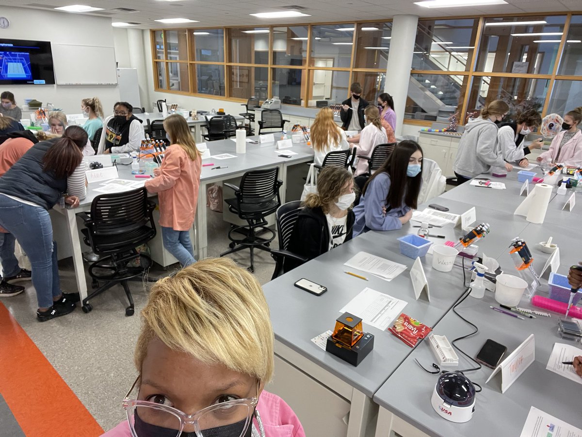 THSBiology's tweet photo. Field Trippin 2021! #biotech #hudsonalpha https://t.co/ikKtMx9pVJ