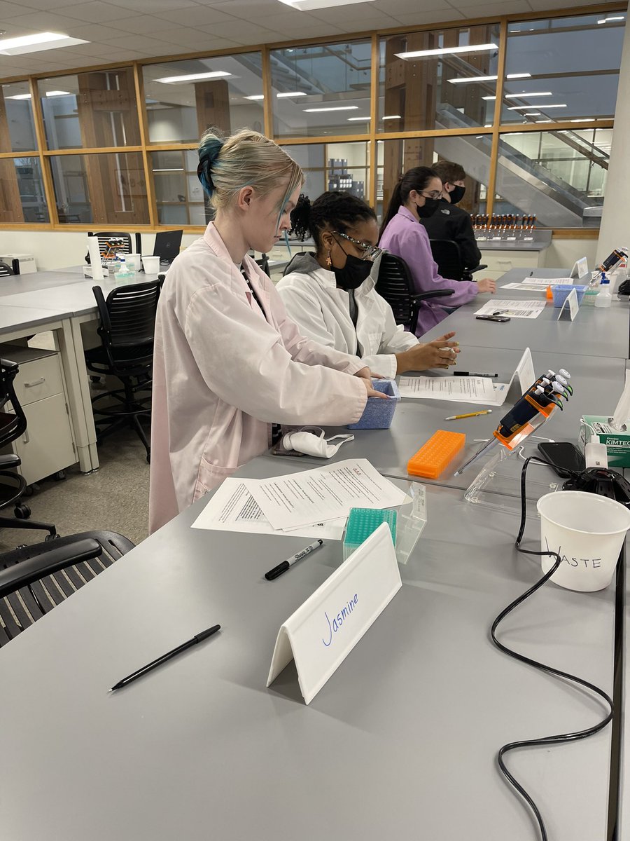 THSBiology's tweet photo. Field Trippin 2021! #biotech #hudsonalpha https://t.co/ikKtMx9pVJ