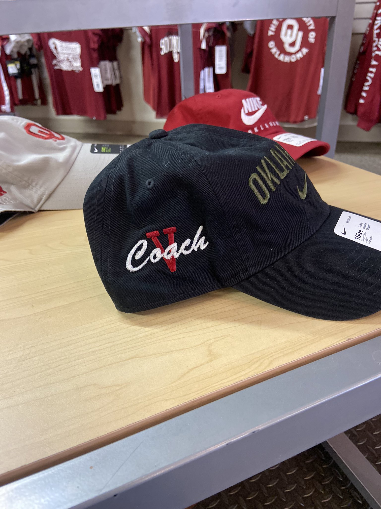 Oklahoma Locker Room by LIDS (OULids) / Twitter