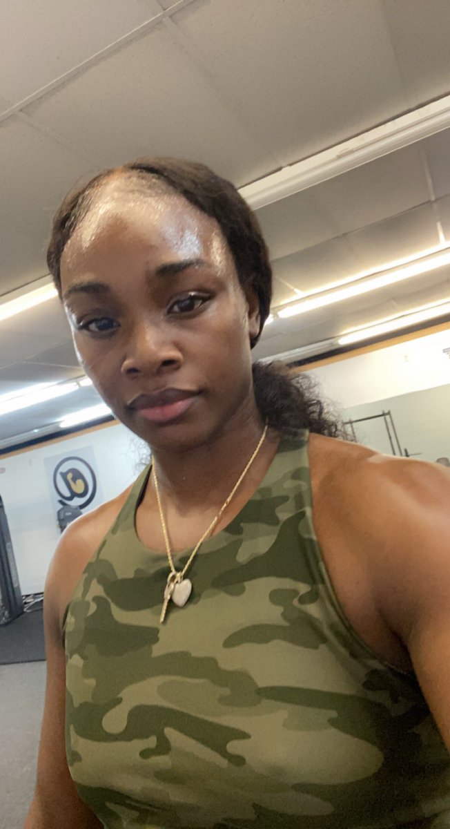 Claressashields's tweet photo. The 1️⃣🦍 !!!! I’m in the lab!!!!! I’ve said it too many times! I’m the best, THE GREATEST, The GWOAT, Read them records then talk to me! Put your fav girl across the ring from me &amp; she LOSING! Idc who she is! Do y’all want me come to 140!!!! Stop playing with me! https://t.co/luY1vku9Y8