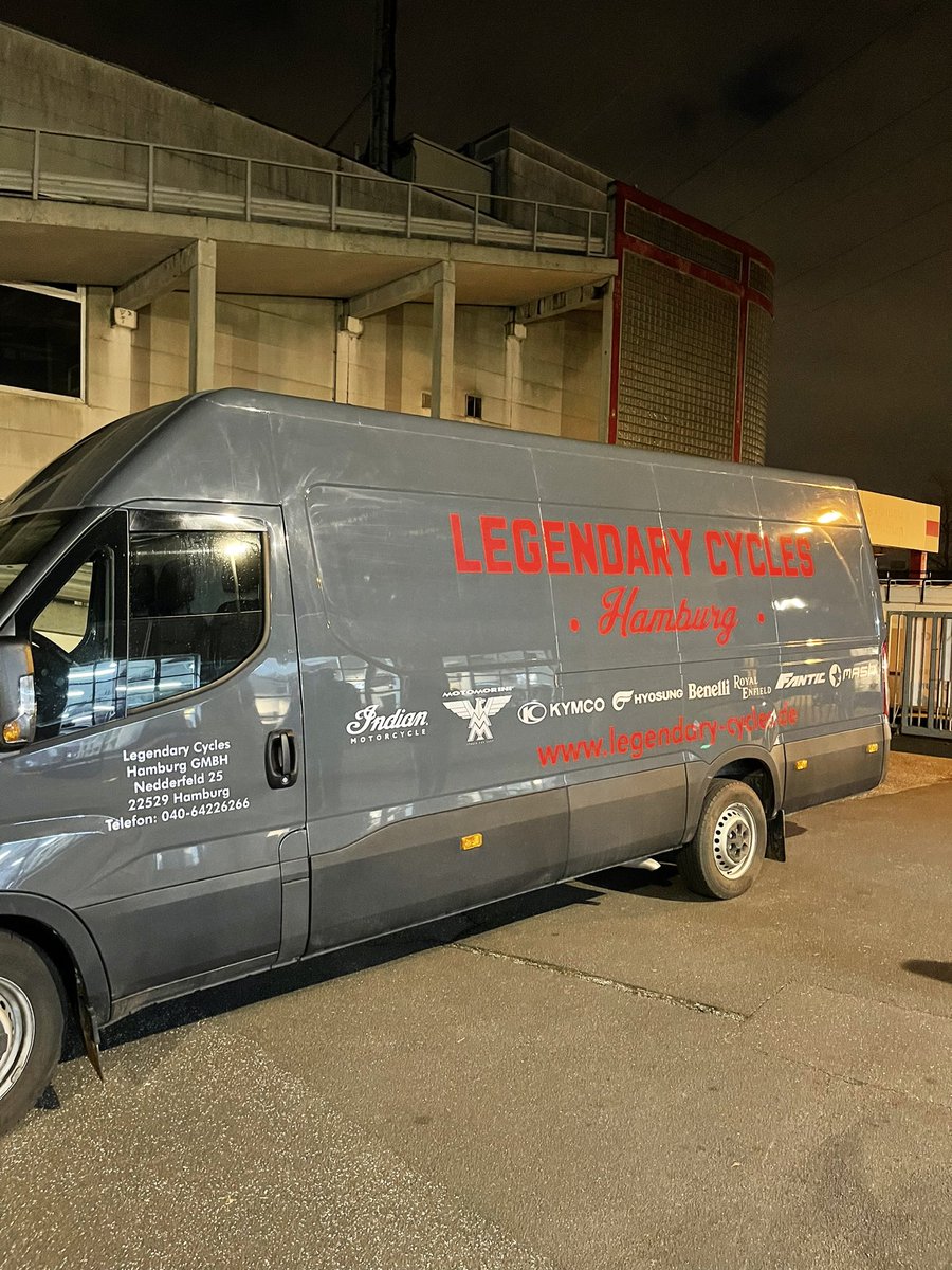 blank_stefan's tweet photo. New Transporter !!
#Hamburg #legendarycycles #indianmotorcycles #iveco #motocycles https://t.co/rVIOqVUvWD