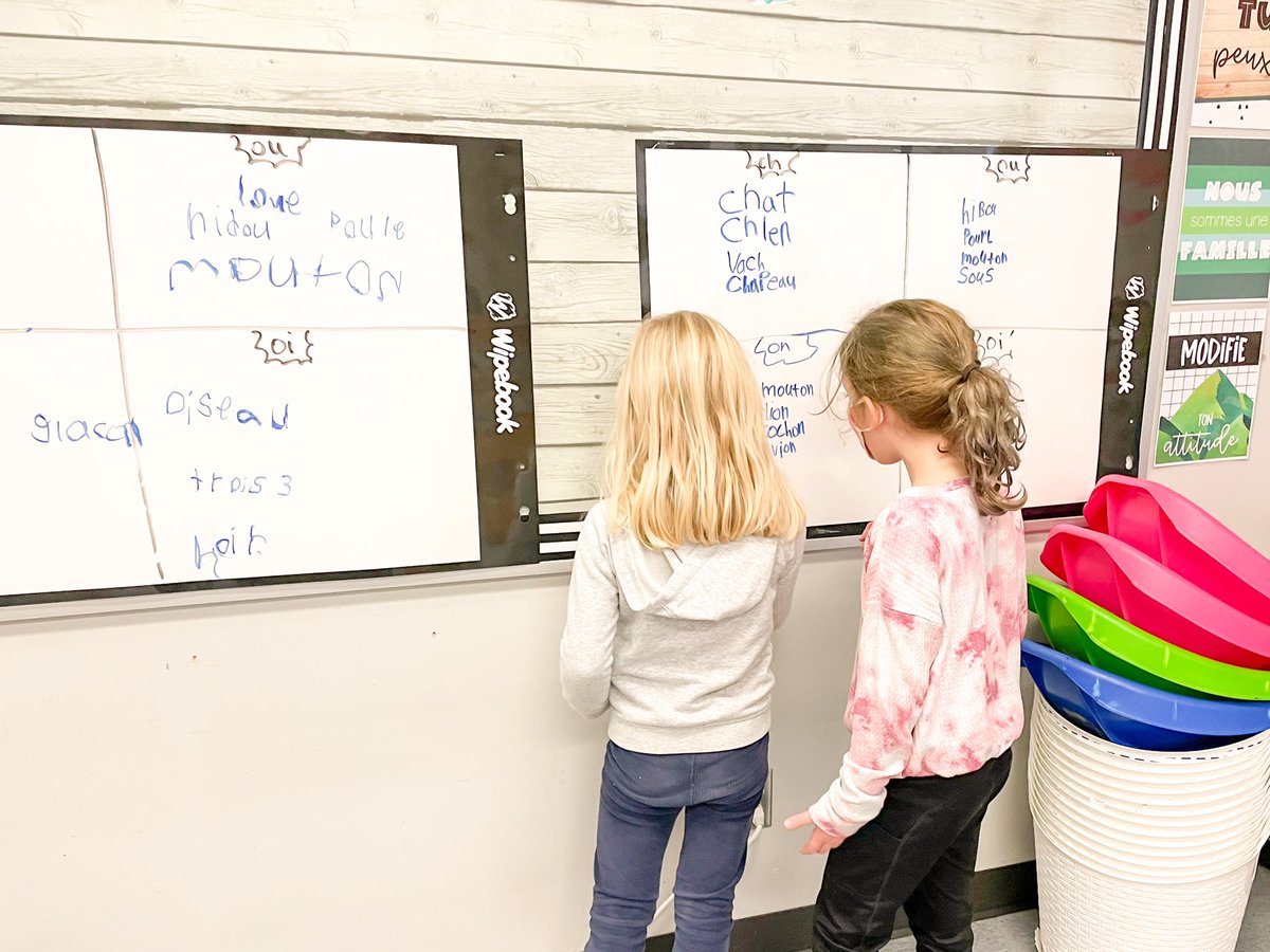 mmestairs's tweet photo. The #thinkingclassroom isn’t just about math! Using vertical whiteboards, random grouping and extension activities during our literacy block. @OCDSB @pgliljedahl @ntowaij @emily_k_wagner https://t.co/Y8iCtv0coT