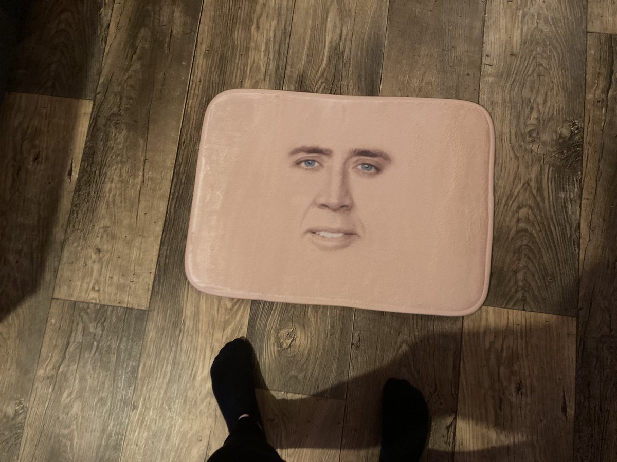Strawbraryy's tweet photo. my brother doesn’t have a bath mat yet so i got him this for christmas, think he’ll like it? https://t.co/ciYy3r2rw4