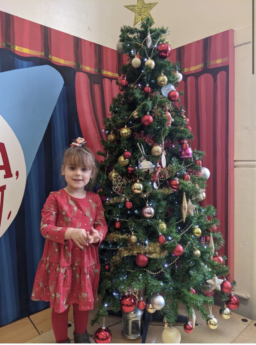 CarlyBeyn's tweet photo. Before COVID hit our house and she could go to school and celebrate Christmas 🎅🏼😍 https://t.co/jGdSM4VRnh