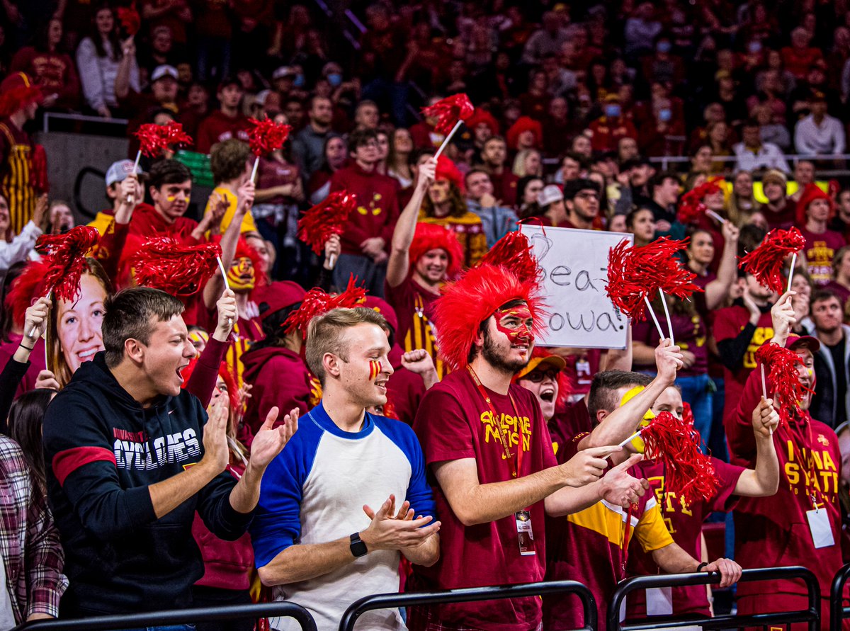 Student Sunday <a href="/CycloneWBB/">Cyclone Basketball</a> vs UNI!
Take a study break with some FREE hot chocolate and cookies! Also, another pair of Airpods!! We can't forget about the Stunt Dogs at halftime either 🐕 
As always, student admission is FREE!
Tip-Off is 5:00 pm!