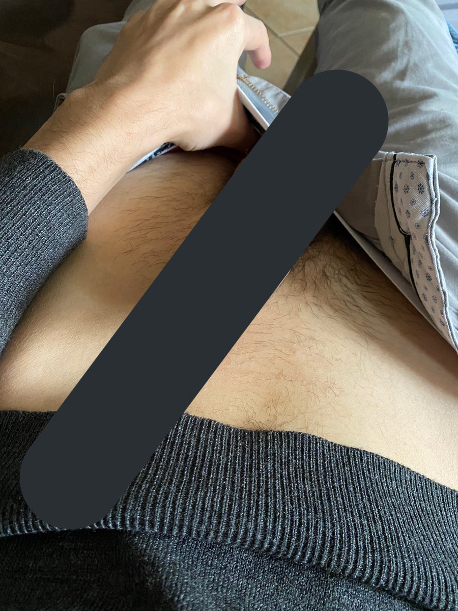 alexalphaboy's tweet photo. Je bande tellement fort dans mon boxer depuis une heure que j’en mouille. Retweet si ça t’intéresse… https://t.co/oXt3OyOeZa