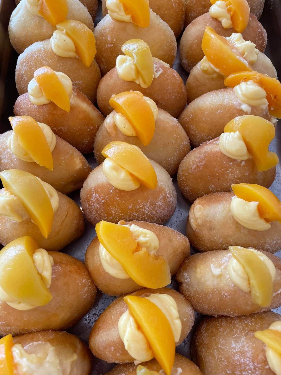 lashingsfood's tweet photo. Fancy a wee treat to kickstart your weekend? Weโve got a Peaches & Cream #SoNut (sourdough donut) and Kit-Kat Special brownies in the cabinet! Come roll up the stairs with your My Vaccine Pass and secondary ID from 10โ10 to nab one โ๏ธ https://t.co/8riKRtnSSR