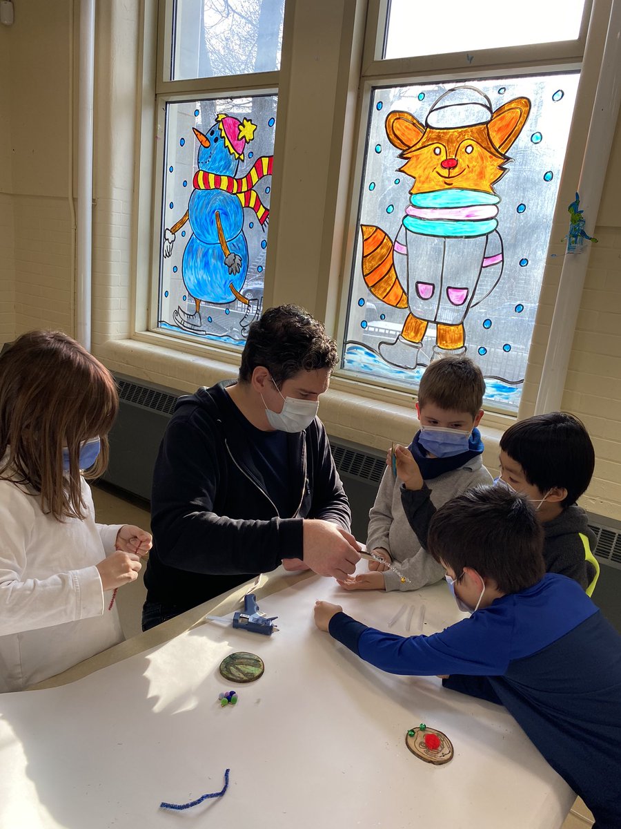 Thank you to our amazing parents who day after day are there to help every child who needs the help! 🥰👍🏽 
#emsb #weareenglishmtl #canada #volunteerparents