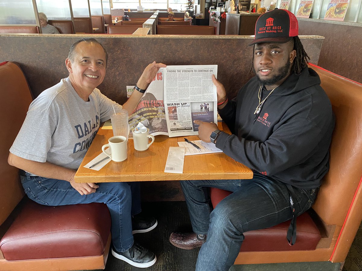 v_sean07's tweet image. Had a GREAT breakfast with Joe Aguilar  - The CEO of Westside &amp;amp; Southside Sol Community Newspaper, and The Host of Overtime Sports Radio. 

AGTG🙏🏽 This is just the beginning !!! 🧱📈
•
•
•
#realtor #newspapers #advetising #radiosupport #sanantonio #bedifferent #brickbybrick #