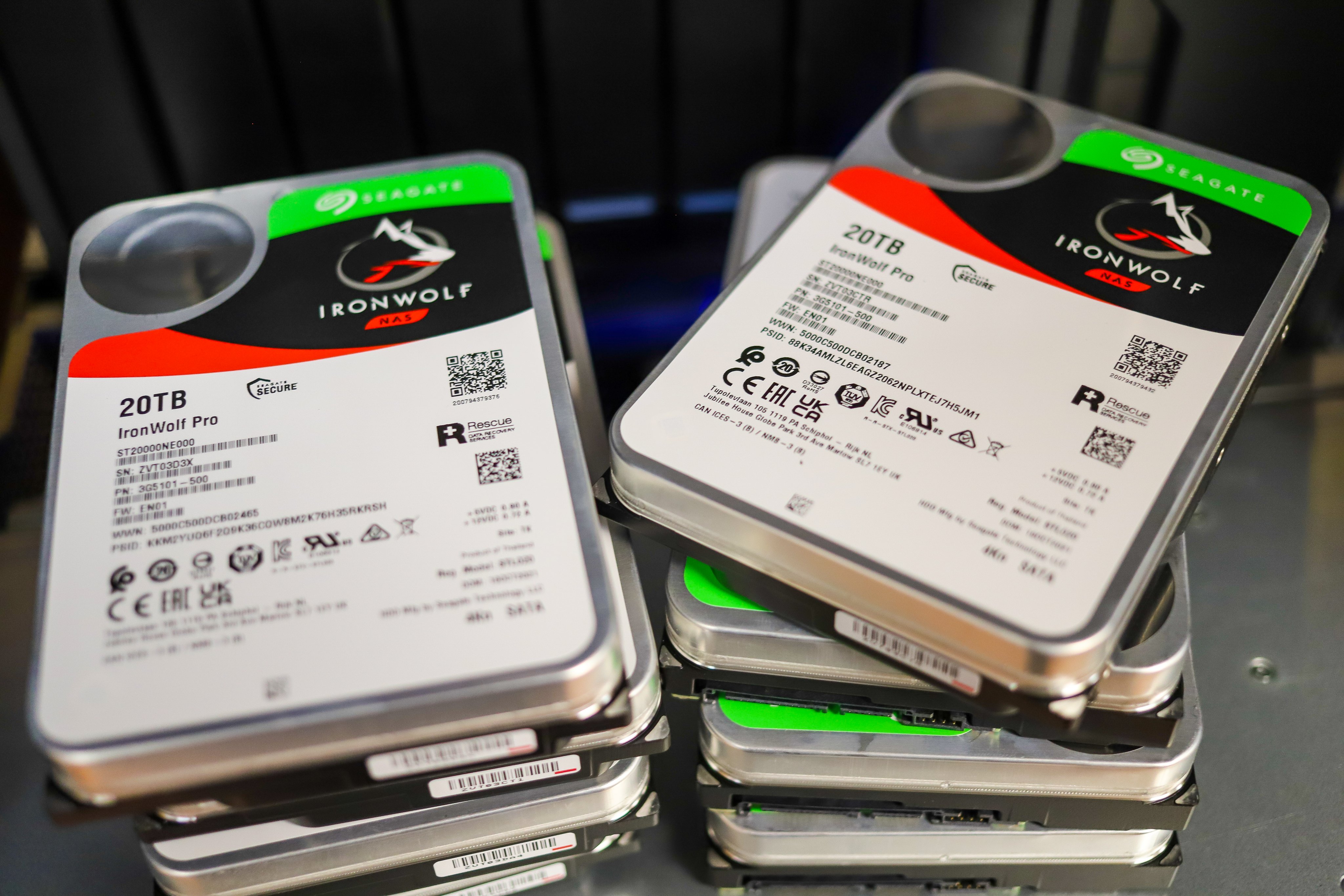 Klassificer Bloodstained I første omgang StorageReview.com on Twitter: "The @Seagate IronWolf Pro 20TB is the  industry's largest capacity NAS hard drive - designed for high-volume  workloads with faster transfer speeds. Read more about this massive drive in