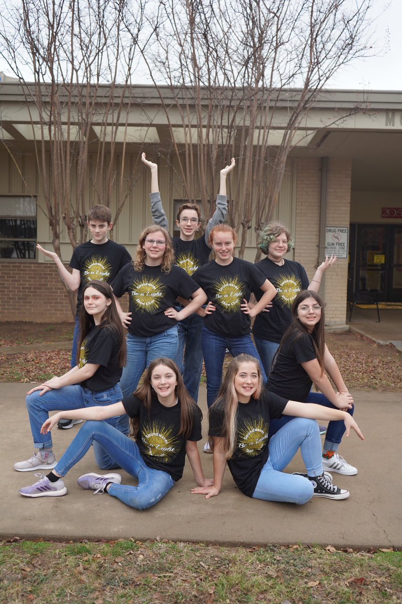 steamgddschoir's tweet photo. Our second day of winter tour with @husky_choir was a success! We sang at five elementary schools this morning. We are all very tired now!
#steamrealmchoirs #steamlearns #realmrocks #burlesonisdfinearts #itstartsinthearts https://t.co/AcPLkbliRN