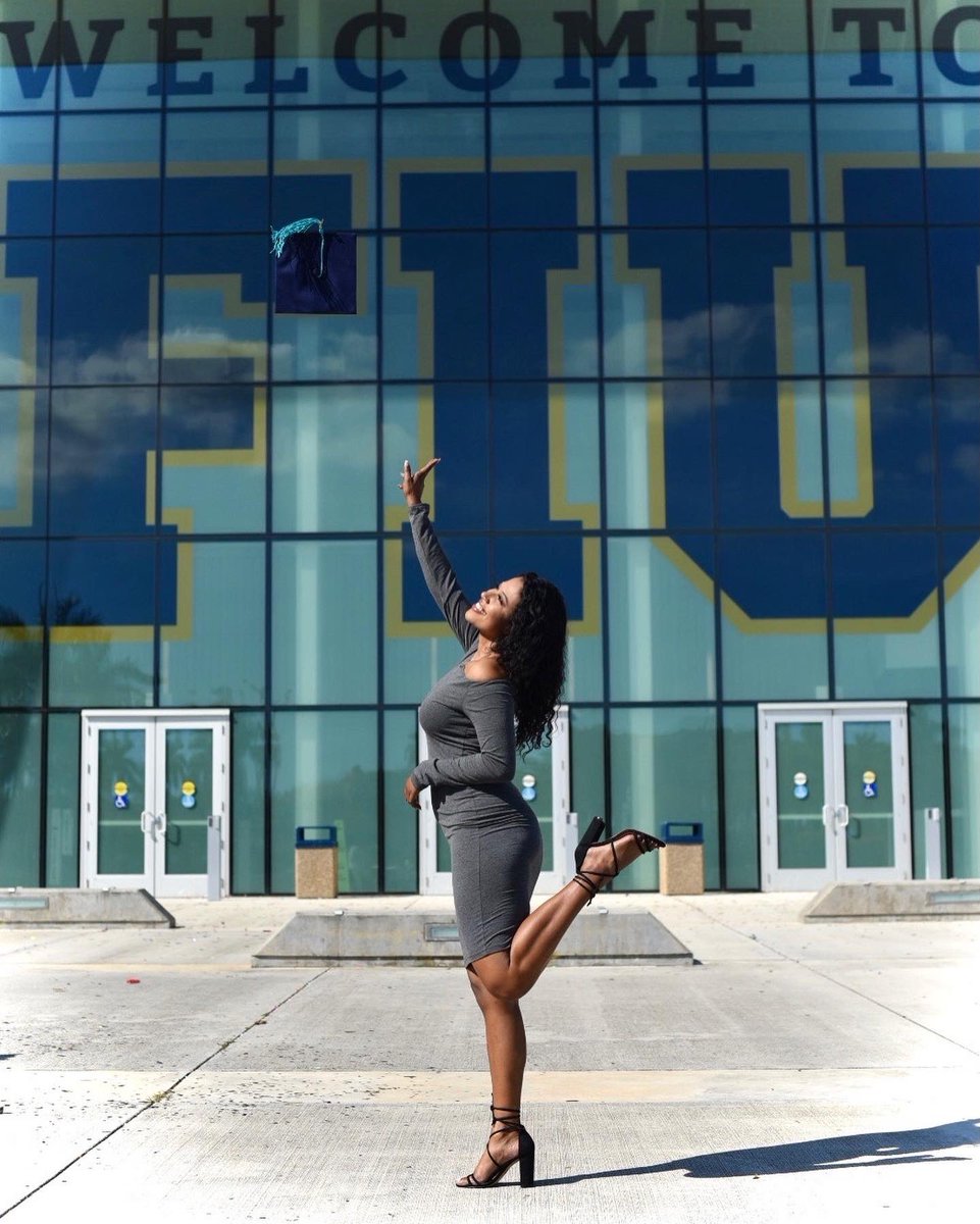 MAMIDEMIAMII's tweet photo. Don’t mind me, just came here to say I fucking DID IT!!!!!!!! #in3years #FIUGrad #fiu21 https://t.co/t2AGEHhUjw
