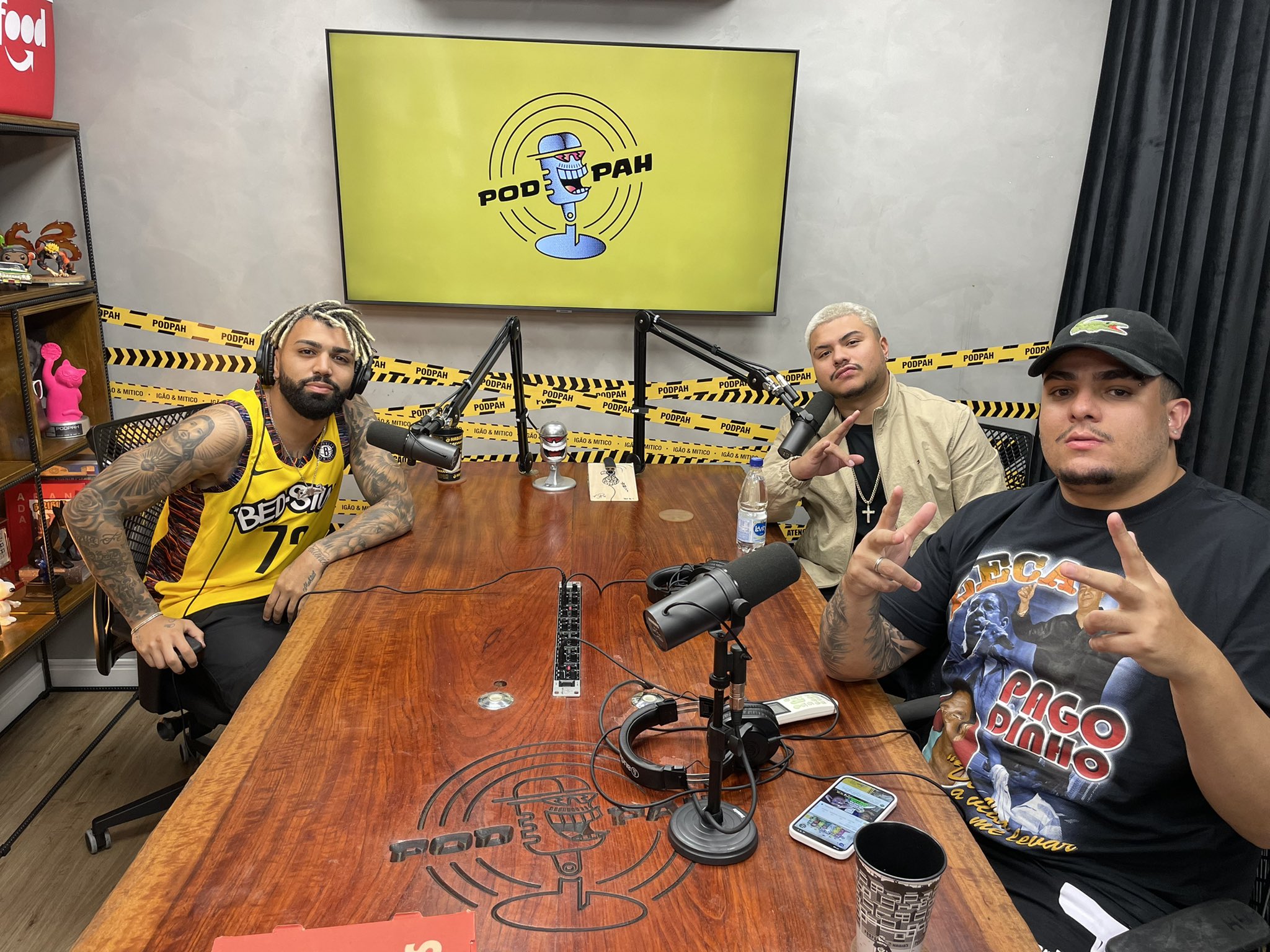 Gabi no Twitter: "Tropa formada!! GABIGOL NO PODPAH @podpahpodcast https://t.co/wXdfRKX252" / Twitter