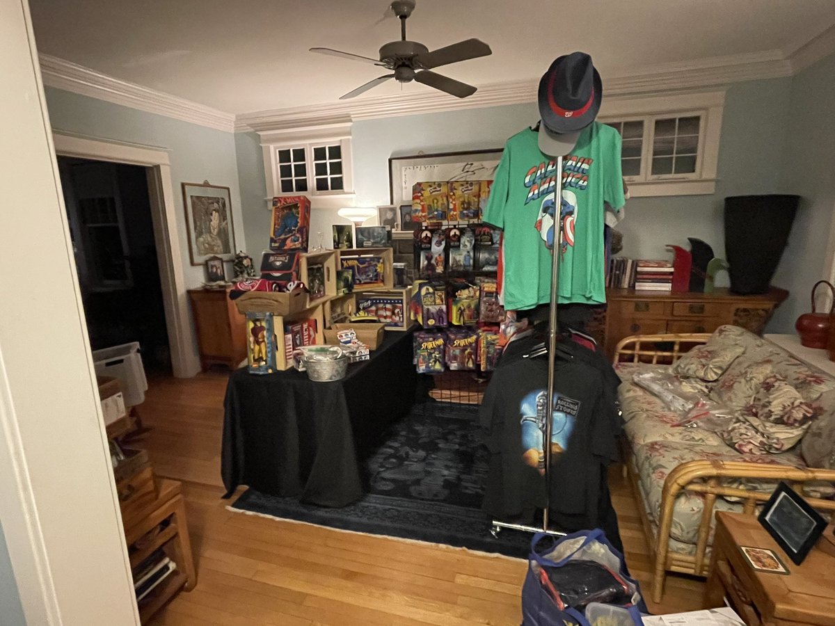 SchwayNostalgia's tweet photo. Been getting ready to vend tomorrow and Sunday! If your in dc or know anyone in dc let em know! Two great free holiday markets! Free stickers when you come say hi! #rt to support a dc small business! https://t.co/gMlgc7PWoU