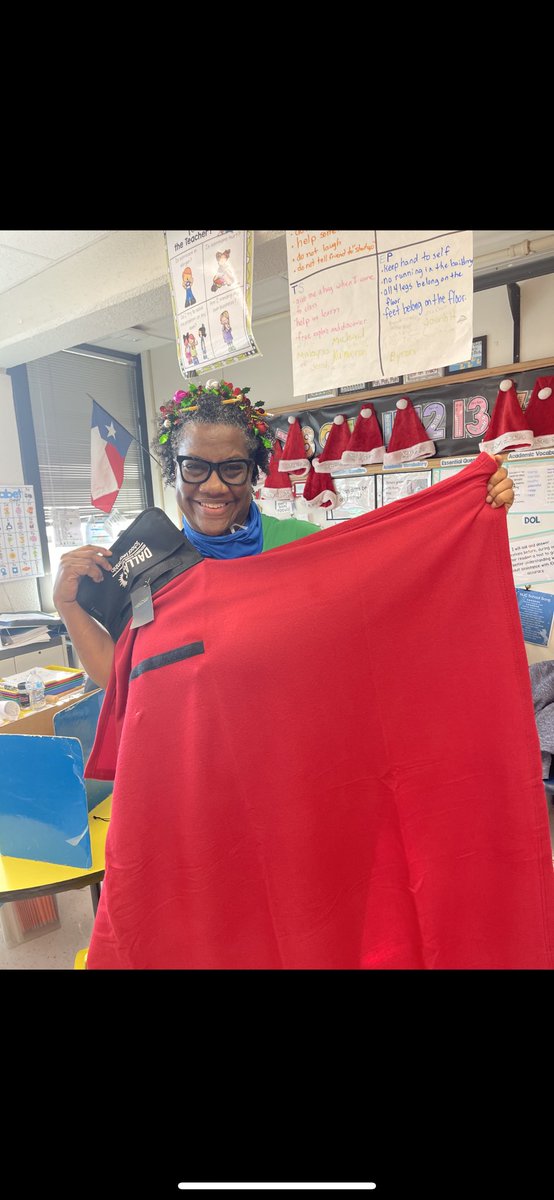 cochran_school's tweet photo. A Secret Snowflake Surprise to our awesome Kindergarten teacher Mrs. Johnson.  @LEAD_DallasISD @ACEDallasISD @SmuSandra #DallasISDHoliday https://t.co/dqnqX0LZXQ