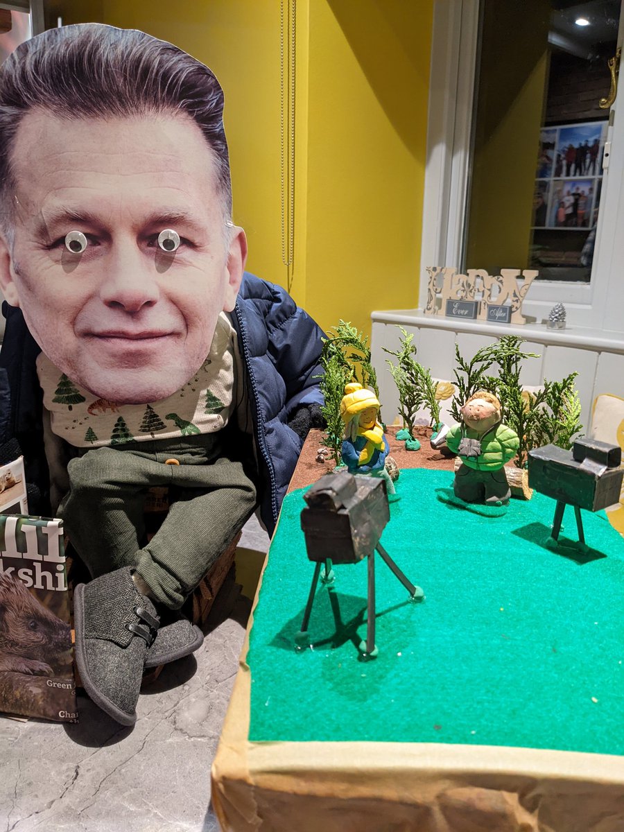 alicefatcat's tweet photo. Each year, my sis and I have a Christmas present theme.
This year was 'wildlife', with presents wrapped as Chris Packham.

Here's our efforts...

And we ended up getting each other the EXACT same present 🤣

what do you think @ChrisGPackham @michaelastracha - insult or honour? https://t.co/7wTnWG84DE