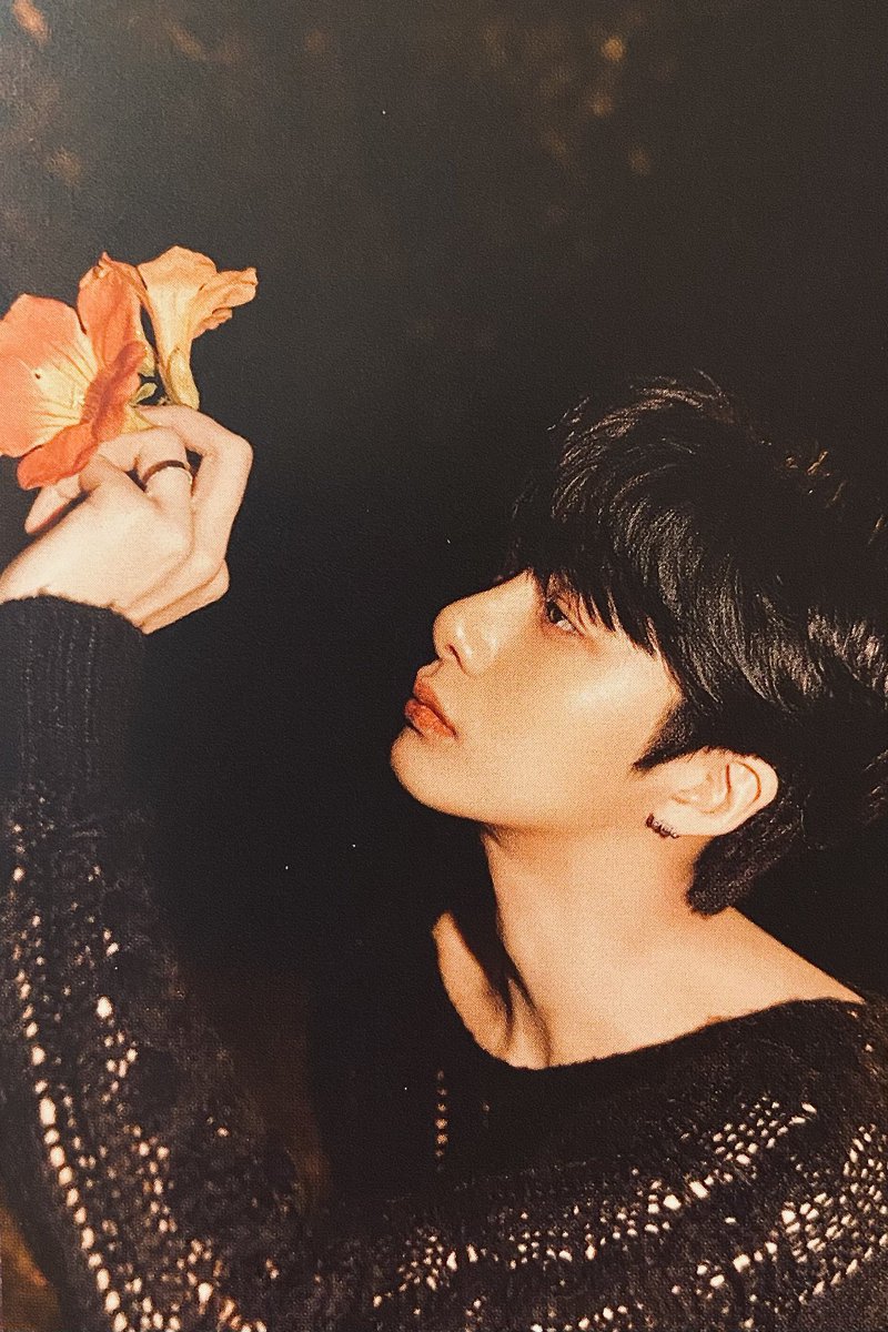 hwonpics's tweet photo. [SCAN] the dreaming photobook 
#형원 @OfficialMonstaX https://t.co/1Eo9cNGeJb