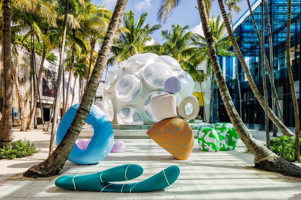 CRONYcreative's tweet photo. #CRONYloves “Tomorrow Land”, the #whimsical and #exuberant work that takes art lovers on a thrilling journey, with color palette-pleasing sculptures, seating, and ornamentation designed by Studio Proba for Miami Design District.

#inspiration #design #sculpture #architecture https://t.co/N7eynew1xp