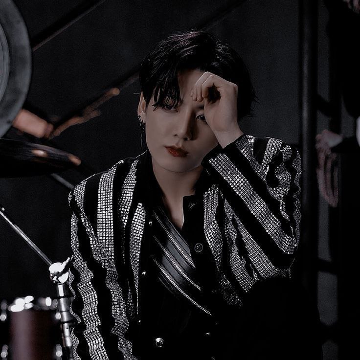 StReCoZKa1's tweet photo. please explain me why you are so ideal? 
@BTS_twt_JUNGKK 
Why?🥺 https://t.co/1v8Cpi6jM5