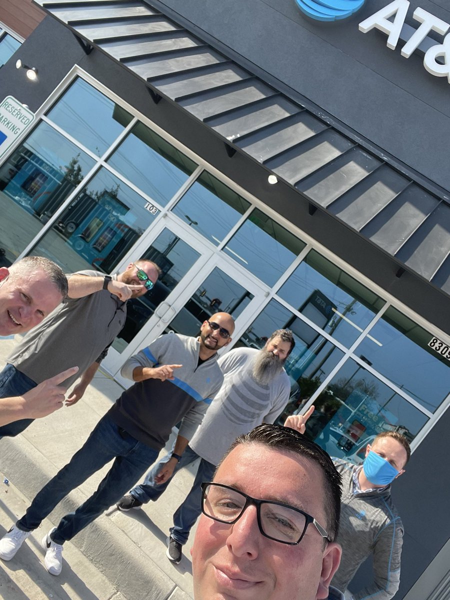 Great day in San Antonio with Optimum. This is a great partner that’s going to do some huge things finishing 2021 & in 2022. Thank you to the legendary DOS @jessermontez for the joint visits and shout out to ARSM Pawel for all his support. @CowboyBart333 @STXspeaks https://t.co/Tj0evwVT5w
