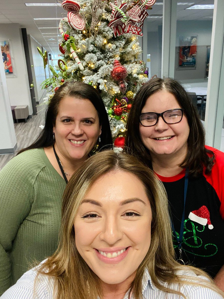 Holiday Selfie with the Language Acquisition newbies!   <a href="/HumbleISD_Multi/">Humble ISD Language Acquisition</a> @MaryPhi06330090 <a href="/Mrs_JessicaSoto/">Mrs. Jessica Soto</a>