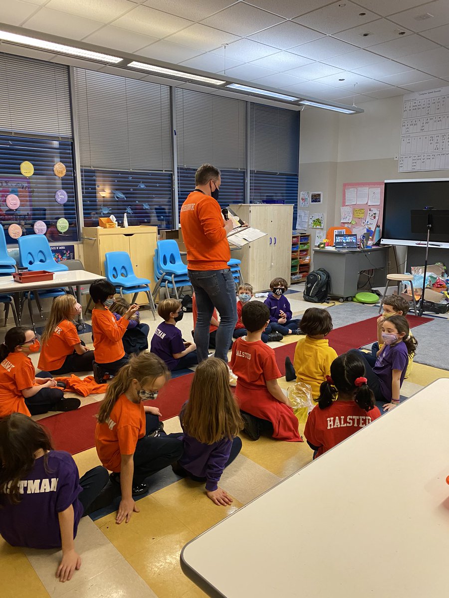 BISCLincolnPark's tweet photo. 🎥We are LIVE from the @BISCLPYear3 #TenaciousTurtles classroom and there is a TON of energy and excitement today! Why? It’s the FINAL #RedCarpetAssembly of the Autumn Term!!!🙌 #bisclplife
#nordangliaeducation @NAEducation @Simonamsharp https://t.co/0koge4piDq