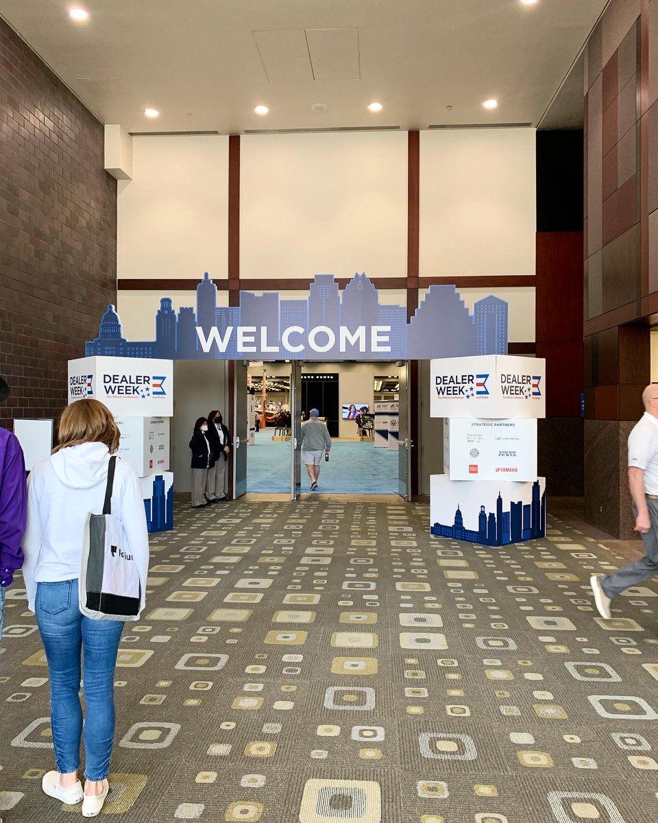 BoatyardUSA's tweet photo. Insightful conversations, exciting new ideas, top notch networking, solid late night food truck tacos. #dealerweek 2021 was one for the books. Thanks for the great week @MarineRetailers! #boatingindustry #tradeshow #workhardplayhard https://t.co/JgHt2hUMup