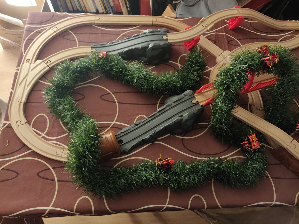 Toy Train Tracks tweet media