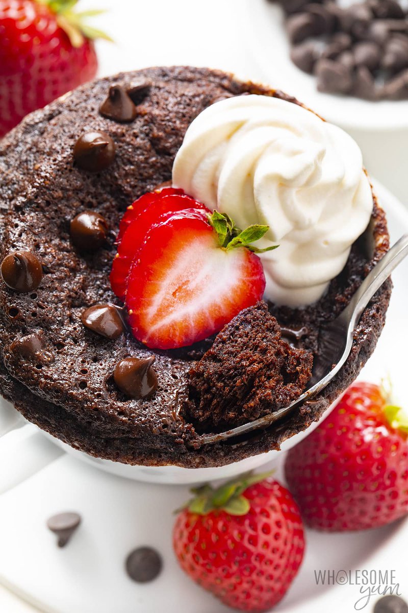 It's Friday and you deserve a mug cake -- totally moist and delectable with <a href="/Paleovalley/">Paleovalley</a> protein, and done in 3 mins! Full recipe  👉 wholesomeyum.com/protein-mug-ca…