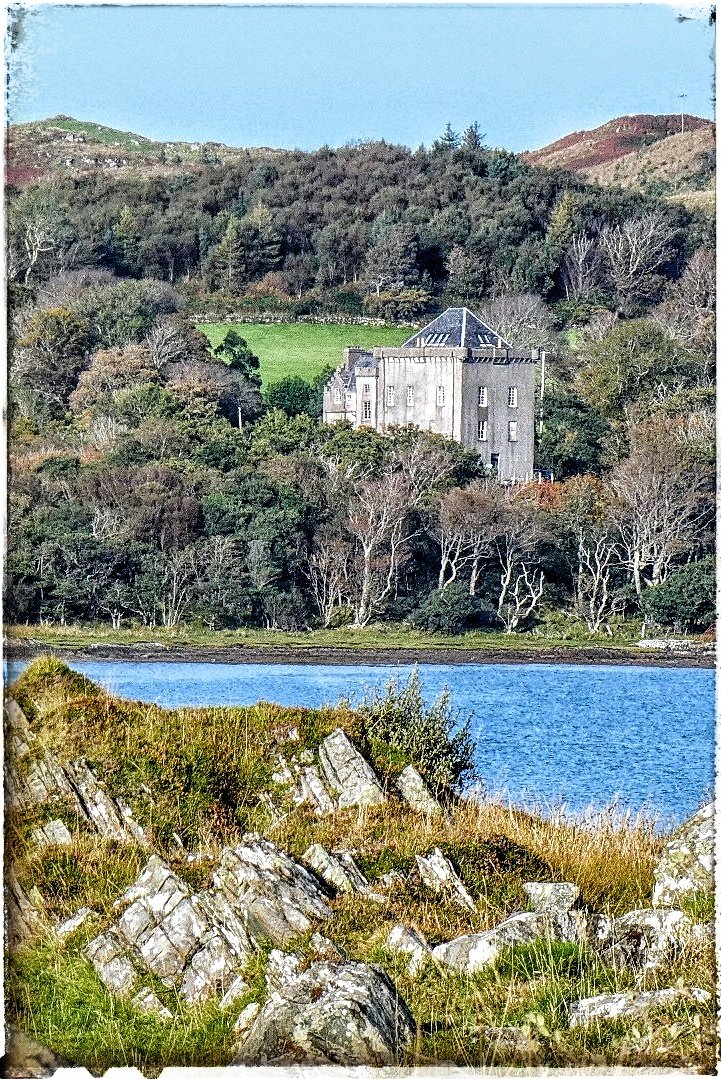 macleod_robert's tweet photo. #Duntrune Castle #Argyll https://t.co/kfQb3XTpkT