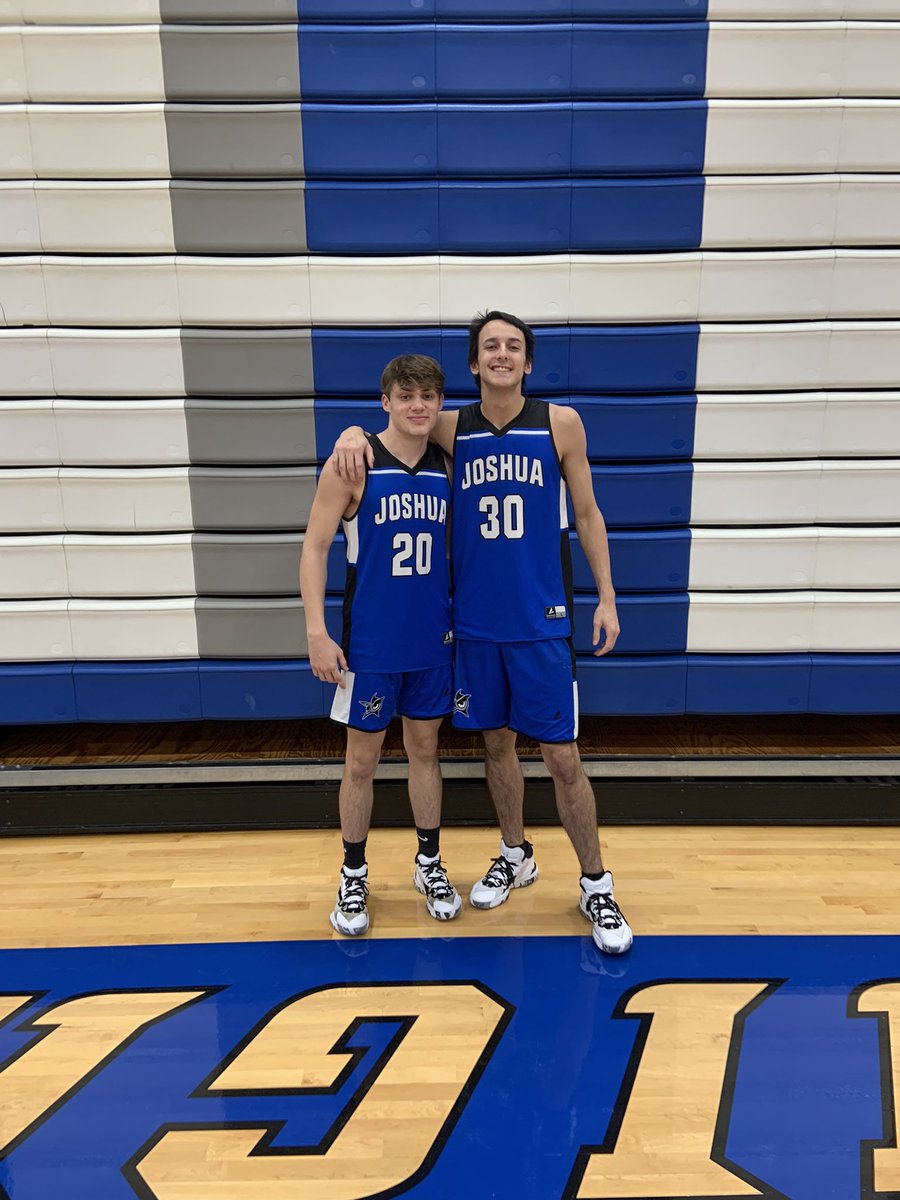 Happy Birthday to these two #OwlHoopers! 

Sr. Bryce Ballew 
Sr. Miles Hicks