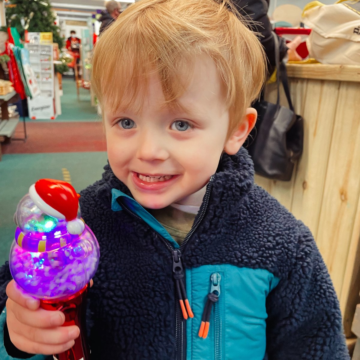 EmmaFrancesWood's tweet photo. Ridiculously cute ⛄️ https://t.co/FSoHvdtUa5