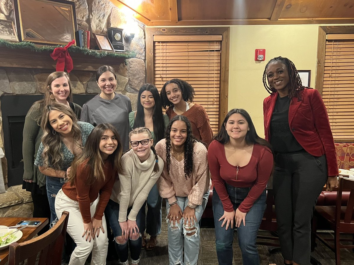 <a href="/DVHS_Volleyball/">Del Valle Volleyball</a> Love this group. Thank you 
<a href="/DVHS_volleyball/">Del Valle Volleyball</a>