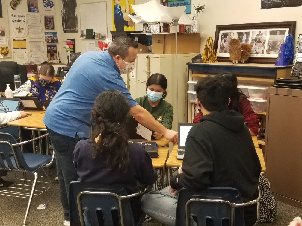 Members of our <a href="/BUSD_CIS/">Bonita USD - CIS Dept</a> Tech Team working with <a href="/SanDimasHS/">San Dimas High</a> students to repair Chromebooks. #teamwork