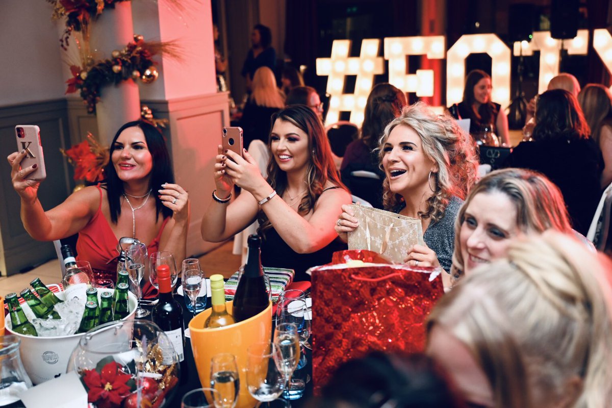 EmiratesOT's tweet photo. 📸📷
Christmas Party season in full swing at Emirates Old Trafford 🎅 💃
#EOTXmas https://t.co/Dq9EKIoUnX