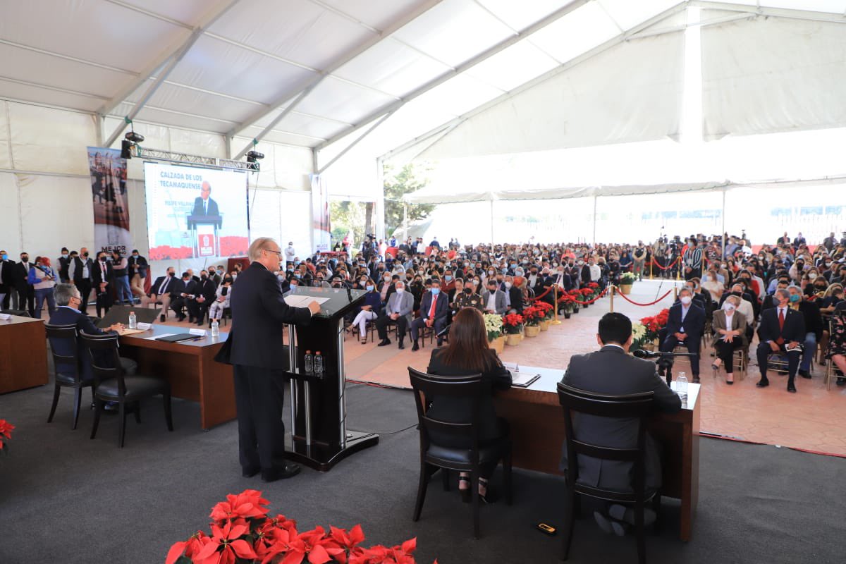 EricSevillamx's tweet photo. Con la representación del Gobernador @alfredodelmazo, acudí a #Tecámac, para tomar protesta a @Mariela_Gtz18 como Presidenta Municipal 2022-2024 El @Edomex, seguirá fortaleciendo lazos de colaboración con los ayuntamientos,con voluntad política y solidez de nuestras instituciones https://t.co/m1f3Nhux3b