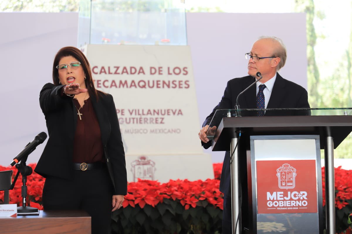 EricSevillamx's tweet photo. Con la representación del Gobernador @alfredodelmazo, acudí a #Tecámac, para tomar protesta a @Mariela_Gtz18 como Presidenta Municipal 2022-2024 El @Edomex, seguirá fortaleciendo lazos de colaboración con los ayuntamientos,con voluntad política y solidez de nuestras instituciones https://t.co/m1f3Nhux3b