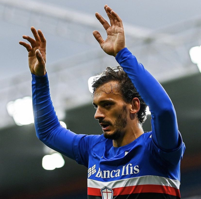 Footballogue's tweet photo. [#SerieA🇮🇹] GENOA 1-3 SAMPDORIA

⏱ FIN DU MATCH !

                 ⚽️ Gabbiadini
                 ⚽️ Caputo
                 ⚽️ Gabbiadini
⚽️ Destro

La Sampdoria remporte le Derby de Gênes !

#GENSAM https://t.co/BDFLu2k16Y