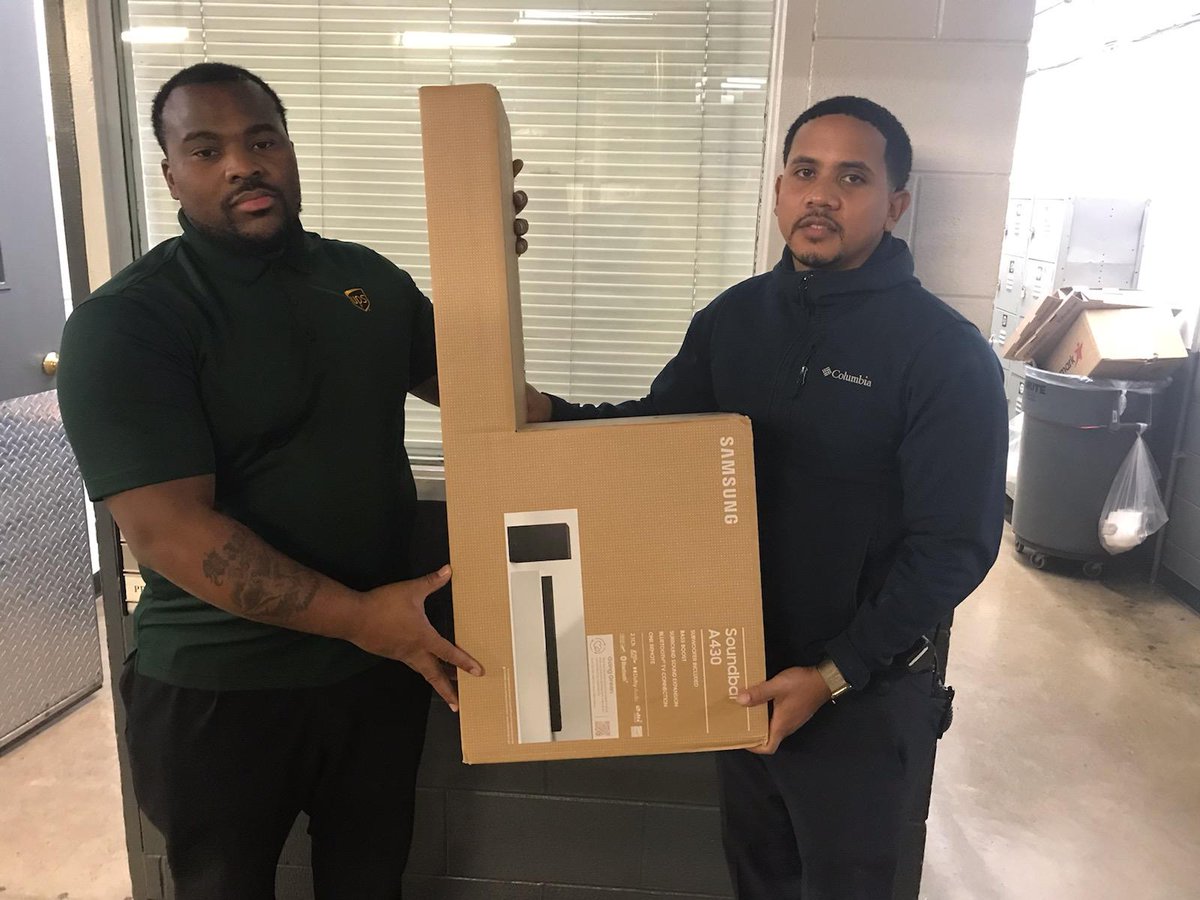 Chicago Jeff Street UPSers Preload (@iljeffstsafety) on Twitter photo Heeeeeerrrrreeees Darius! Frontline Supervisors really do win. Winner of the Samsung sound bar!! #Iwon #UPS #engagement <a href="/lalejandro1983/">Luis Cardenas</a> @DanRaftisUPS <a href="/UPSCollier/">Collier</a> <a href="/GuidryMarlon/">Marlon Guidry</a> <a href="/MiaLewisUPS/">Mia Lewis</a> Heeeeeerrrrreeees Darius! Frontline Supervisors really do win. Winner of the Samsung sound bar!! #Iwon #UPS #engagement <a href="/lalejandro1983/">Luis Cardenas</a> @DanRaftisUPS <a href="/UPSCollier/">Collier</a> <a href="/GuidryMarlon/">Marlon Guidry</a> <a href="/MiaLewisUPS/">Mia Lewis</a>