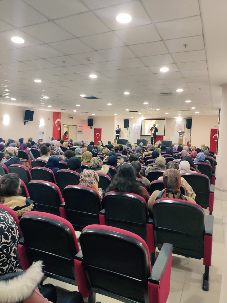 htcdrms_27's tweet photo. #MercidabıkYurdu öğrencilerimiz ile katıldığımız Mevlana Haftası Programından kareler 
#MevlanaHaftası 
#GSBKilis #GSBMercidabıkYurdu https://t.co/k2juOJ6iyd