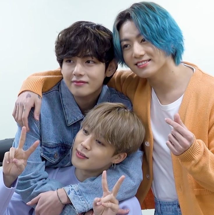 isLovelyLovely's tweet photo. No me alcanzan las palabras para decirles lo mucho que los amo y que merecen respeto, amor, salud y seguridad siempre. Mi deseo es que sean felices toda su vida y que nada cambie eso.

WE LOVE YOU JIMIN
WE LOVE YOU TAEHYUNG
WE LOVE YOU JUNGKOOK https://t.co/n2OquiniNG