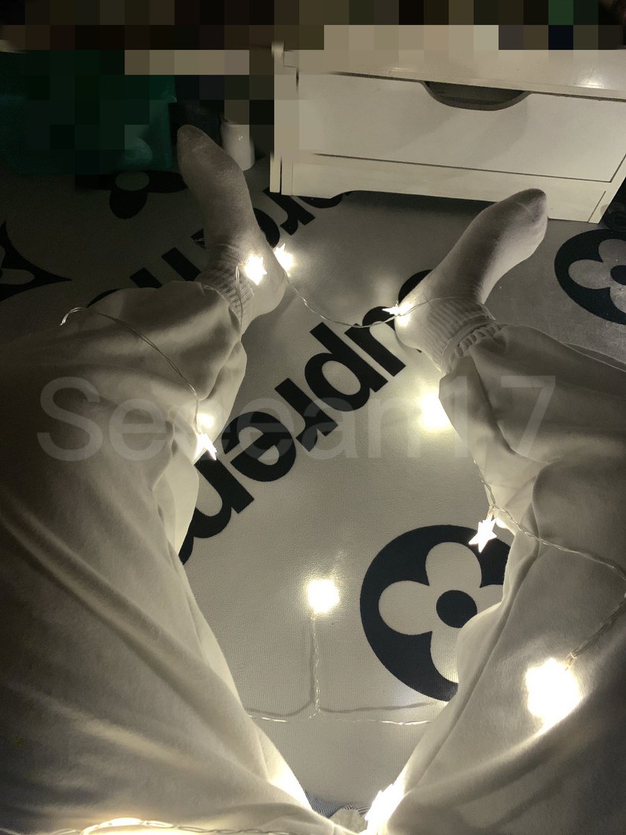 Seeean17's tweet photo. 总是有人不懂带照要照
一句“看看你”，能毁所有情绪
还有一些浪费时间的傻逼
真是下头 https://t.co/hkzlLOBuEG