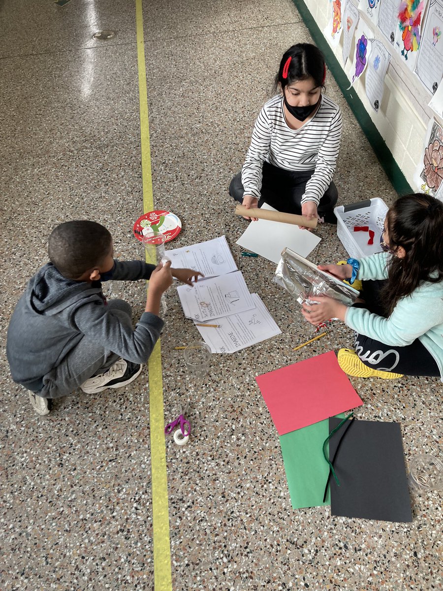 MsGabrielsen's tweet photo. @LSabinsky @theparkavenues2 @WestburySTEAM I took pictures of your kids too!  They were working so nicely https://t.co/h9CVaCQJXR