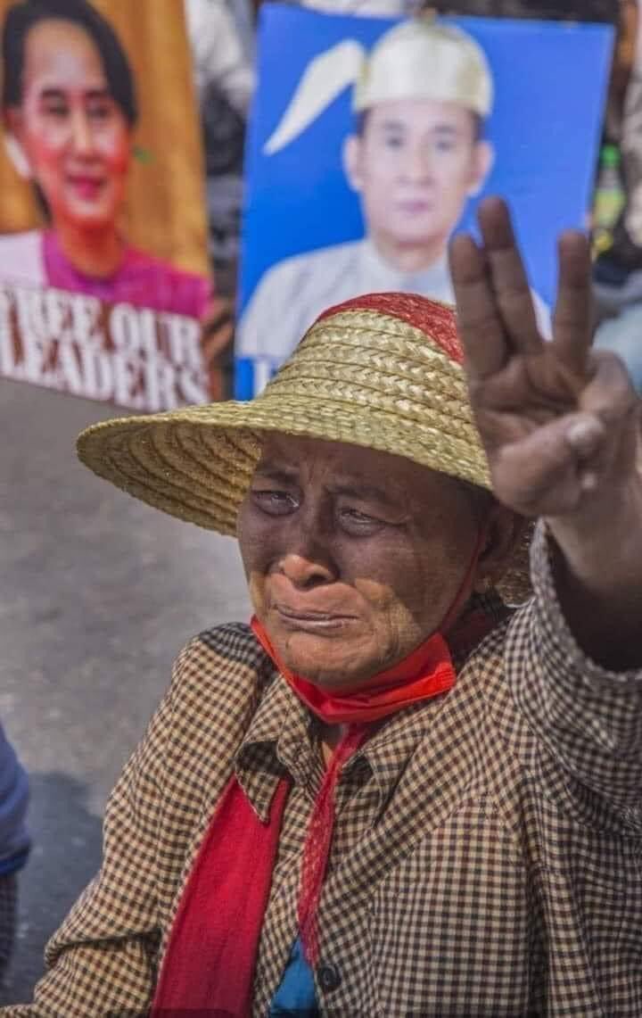 EnicsKyaw's tweet photo. Any Caption for this?  #WhatsHappeningInMyanmar #SilentStrike #RejectMyanmarMilitarycoup https://t.co/E0Rc8Jwa3s