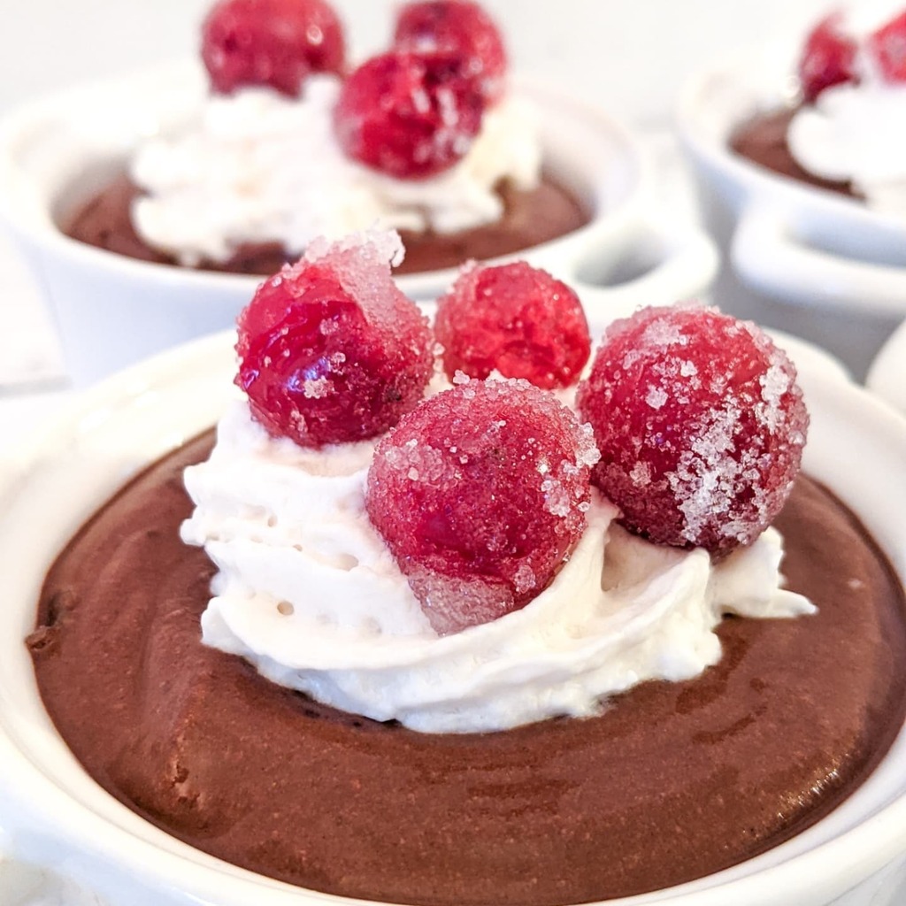 🎄Here I am hanging around the kitchen for a few days throwing together some HOLIDAY treats.
.
.
First item on my list is whipping up a big batch of SUGARED CRANBERRIES 
.
.
⚠️ WARNING: THESE ARE ADDICTING ALL ON THEIR OWN ⚠️
.
.
I will top my homemade chocolate pudding with …