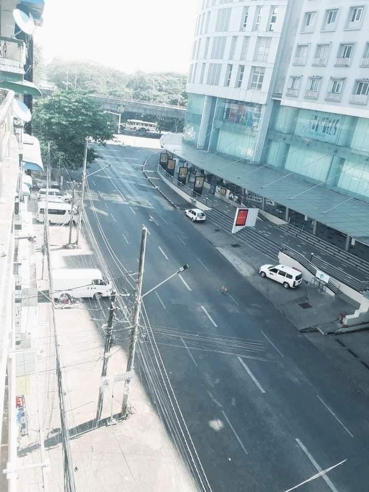 EnicsKyaw's tweet photo. People Power 💪💪💪 #WhatsHappeningInMyanmar #RejectMilitaryCoup https://t.co/Q5GjAszCQK