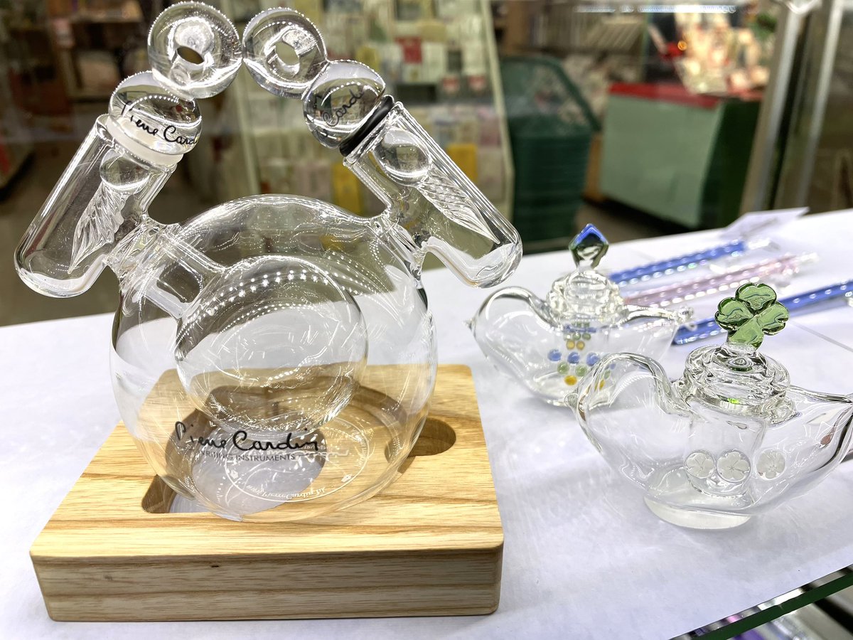 まるで化学の時間🧪ピエール・カルダン「インク壺 IDUO」入荷致しまし