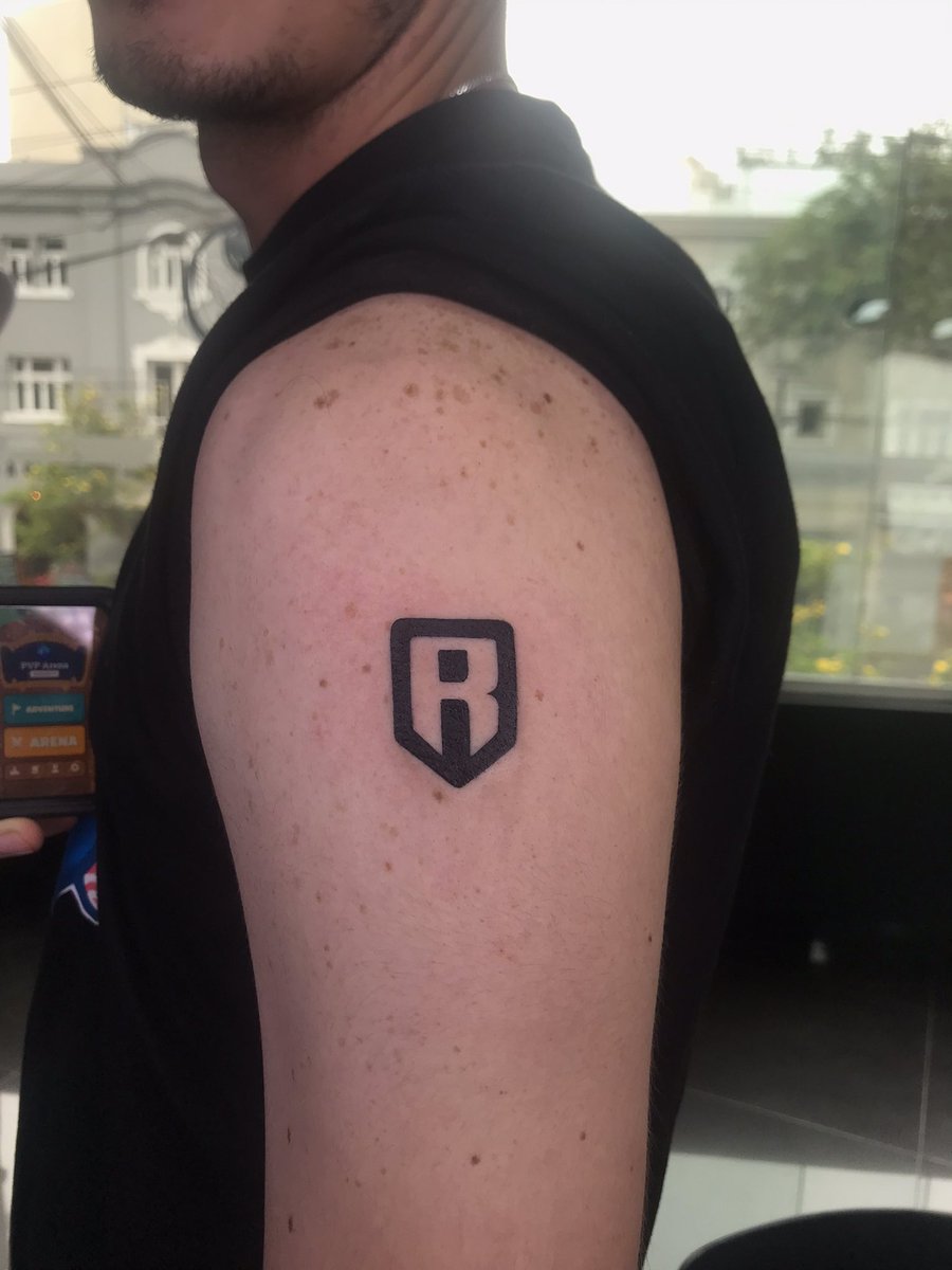 zioaxie's tweet photo. The 5th $RON tattoo in the world ❤️
Joining my brothers 🤝 @AxieLima @cloudwhite @gocholive @hectorperalto 🚀 @AxieInfinity  to the moon! https://t.co/LCjjbRi4Hp