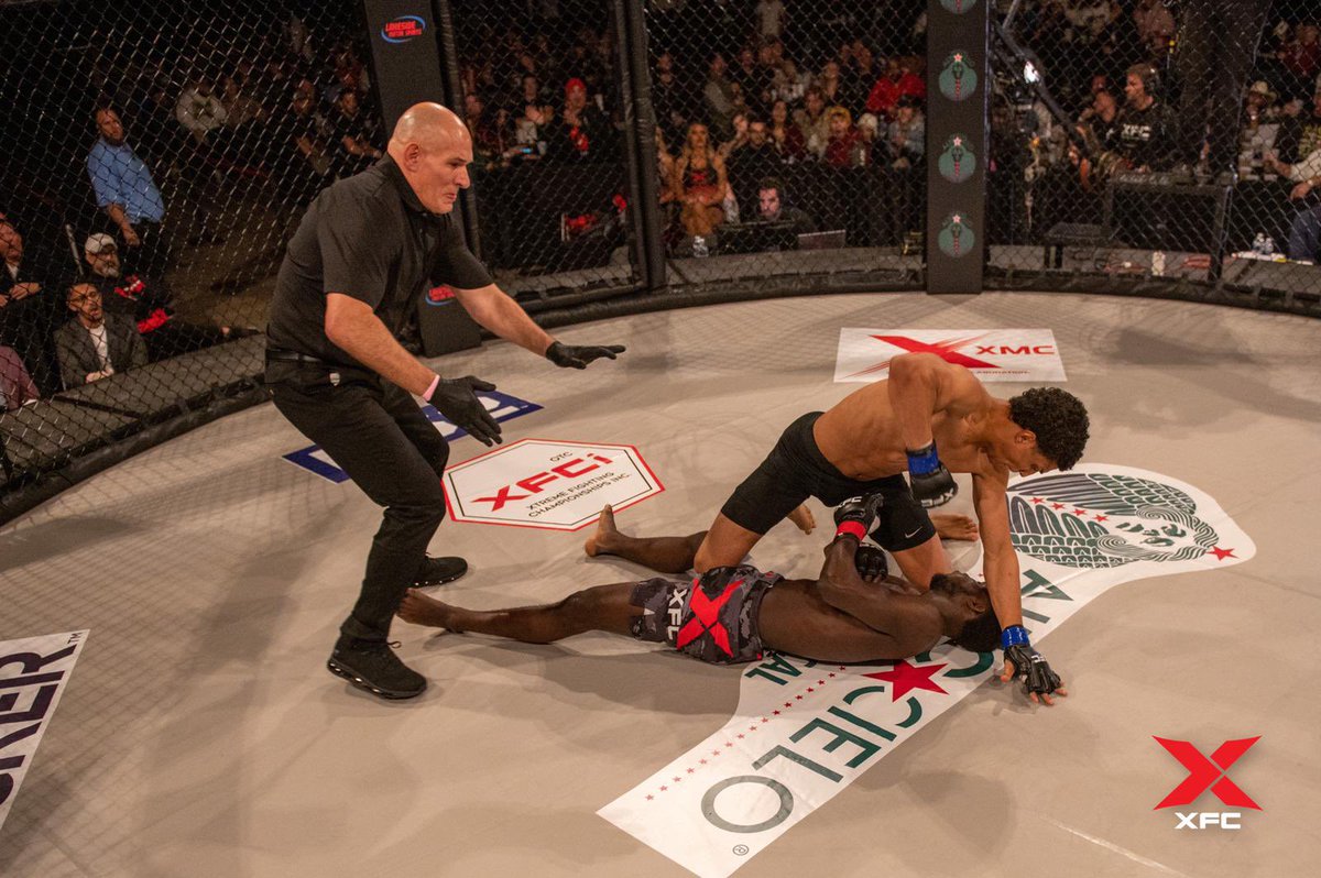 Brendan Duneghy makes a Hexagon debut to remember with a 2️⃣3️⃣-second KO at #YoungGuns4 🙌🏽 #xfc 

WATCH: facebook.com/watch/live/?re…