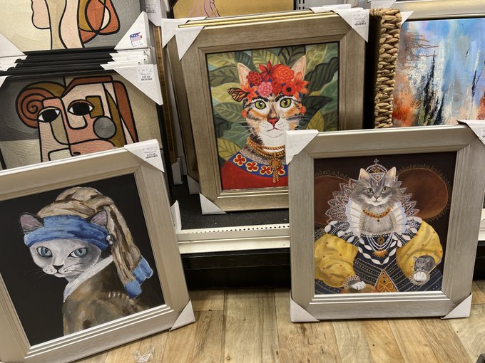 One of my friends saw these at homegoods and bought them for me 💀 https://t.co/JqBklUa4rl
